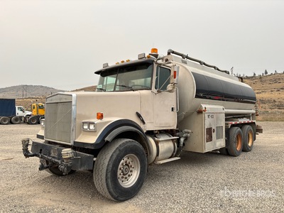 1990 White/GMC 16000 L 6x4 Water Truck