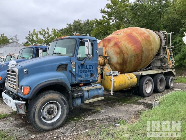 CAMIóN REVOLVEDOR 2004 MACK 11 CYD