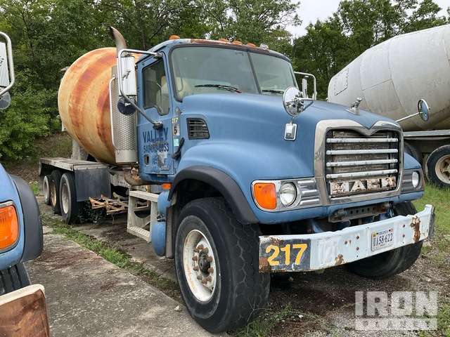 CAMIóN REVOLVEDOR 2004 MACK 11 CYD