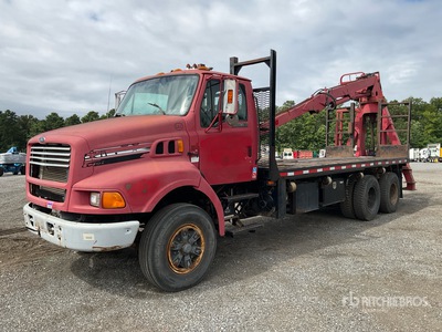 1998 Ford LT8513 Boom Truck