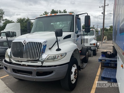 2007 International 4400 4X2 4x2 S/A Dagcabine Trekker (Inoperable)
