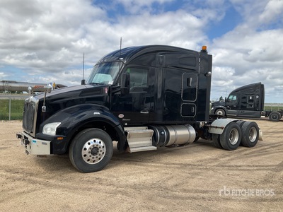 2019 Kenworth T880 T/A Flatbed Truck