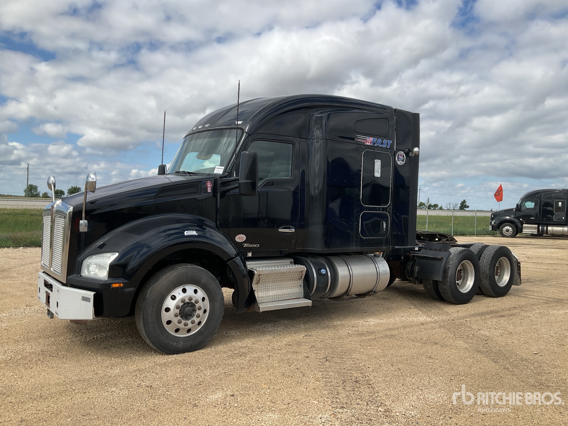 2019 Kenworth T880 T/A Camión Caja Abierta