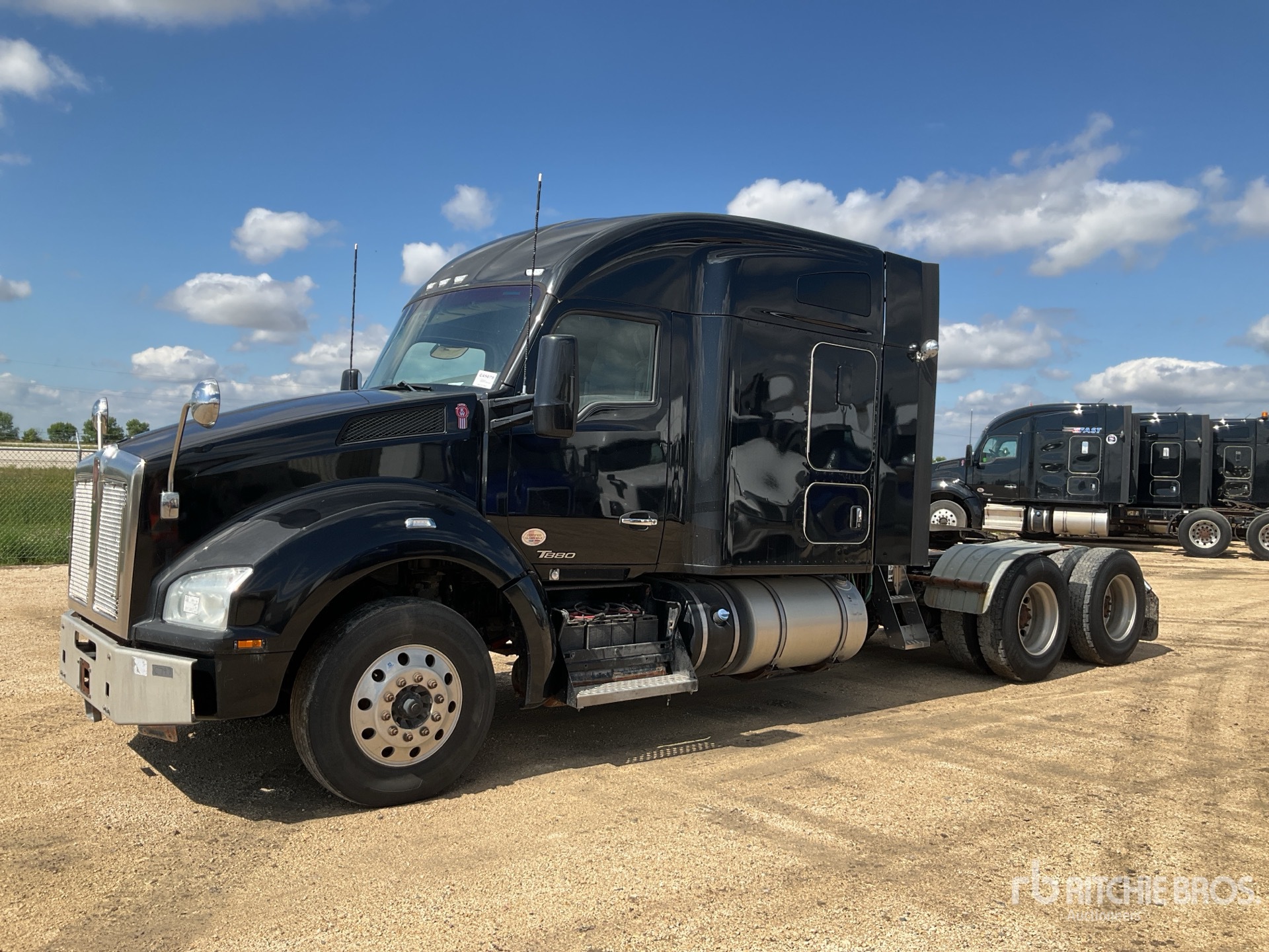 2019 Kenworth T880 T/A Camión Caja Abierta