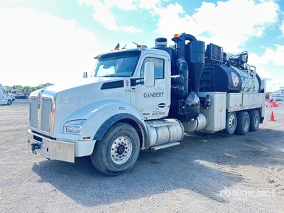 Vactor HXX on 2016 Kenworth T880 8x4 Camion pelleteuse sous vide
