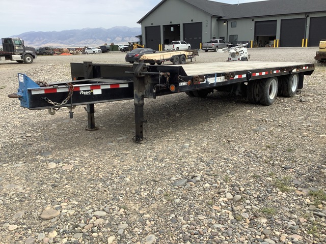 2016 Towmaster T30 30000 lb 22 ft T/A Flatbed Trailer