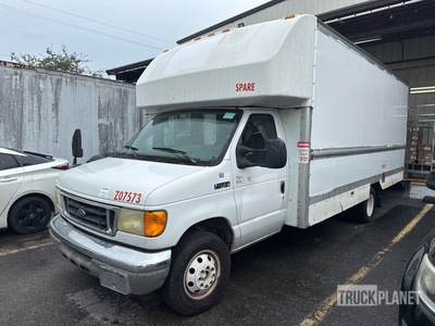 2007 Ford E-350 4x2 Step Van