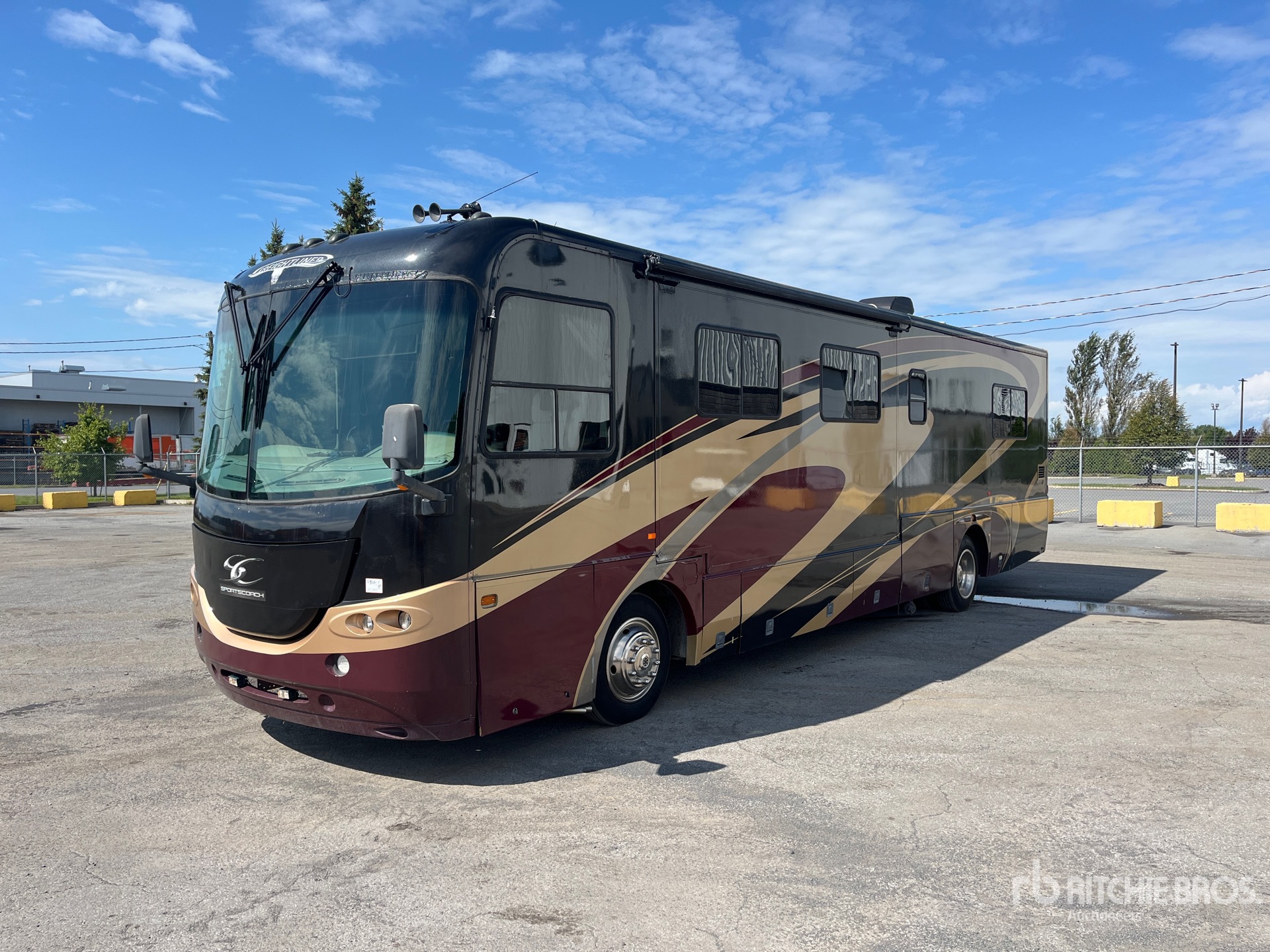 2005 Freightliner Cross Country SE 37 ft 6 in Caravana