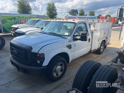 2008 Ford F-350 XL 4x2 شاحنة متعددة الاغراض (Inoperable)