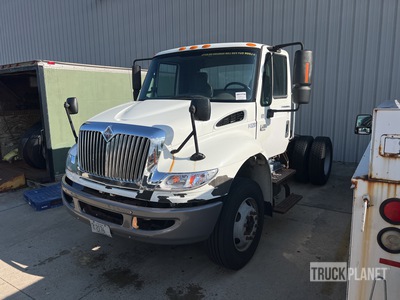 2007 International 4400 SBA 4x2 S/A Day Cab Truck Tractor (Inoperable)
