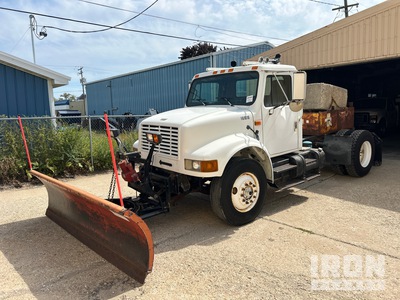 1995 International 4900 4x2 Snow Plow Truck