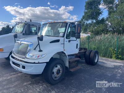 2007 International 4400 4x2 4x2 S/A Day Cab Truck Tractor