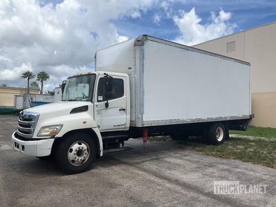 2013 Hino 238 4x2 Van Truck