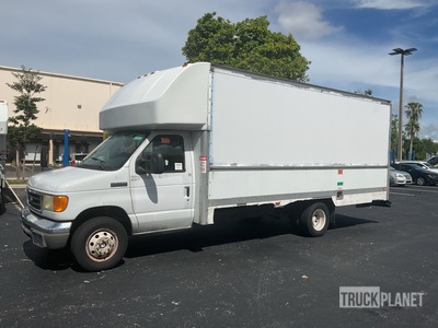 2007 Ford E350 4x2 Cutaway Van Truck