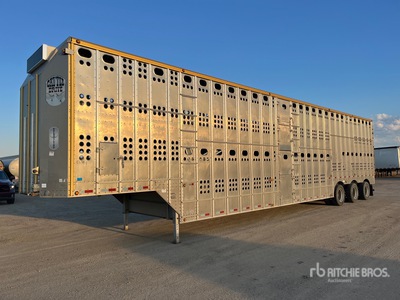 2014 Merritt 53 ft Tri/A Livestock Trailer