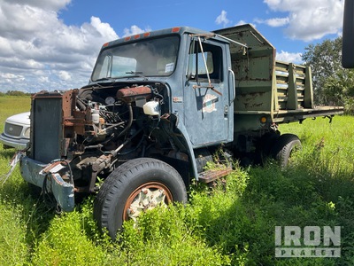 1985 International 1854 4x4 Flatbed Truck (Inoperable)