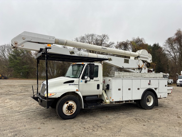 2011 Altec AA755MH 55 ft on 2011 International 4300 4x2 Bucket Truck 2011 Altec AA755MH 55 ft on 2011 International 4300 4x2 Bucket Truck