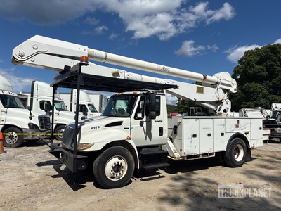 Altec AA755MH 55 ft on 2011 International 4300 4x2 Bucket Truck