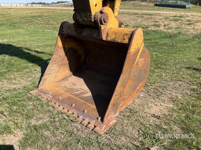 Cat 60 in Cleanup Bucket - Fits Cat 325D