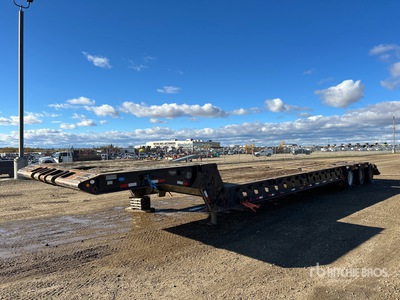 2009 Rayfab 55 ton 53 ft Tri/A Folding Neck Trailer