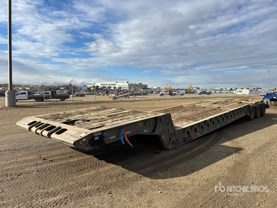 2009 Rayfab 55 ton 53 ft Tri/A Folding Neck Trailer