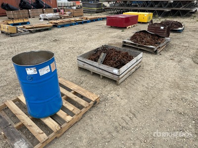 Quantity of (6) Pallets of Tire Chains Divers - Accessoires pour camions