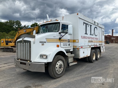 1998 Kenworth T800 6x4 Autocarro trasporto lubrificante