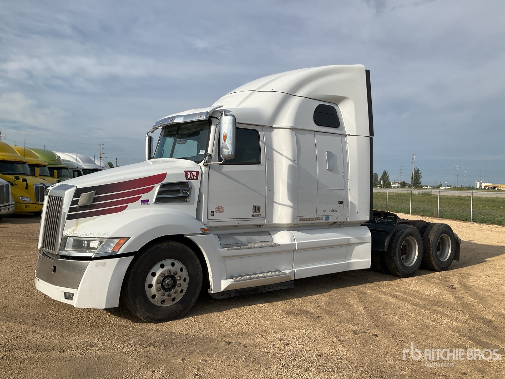 2016 Western Star 3- Achs Sattelzugmaschine mit Schlafkabine (Inoperable)