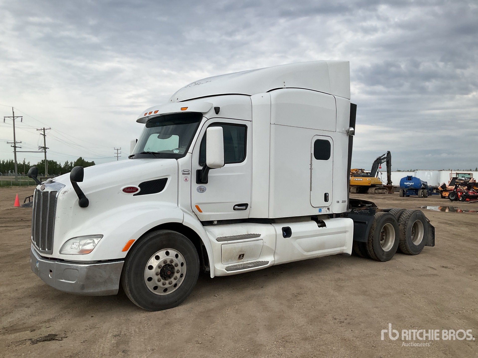 2018 Peterbilt Cabeza Tractora Cabina Dormitorio (Inoperable)