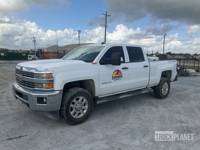 2015 Chevrolet 2500HD 4x4 Crew Cab Pickup