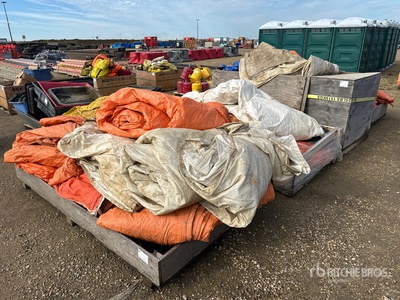 Quantity of Tarps Varios. Industrial