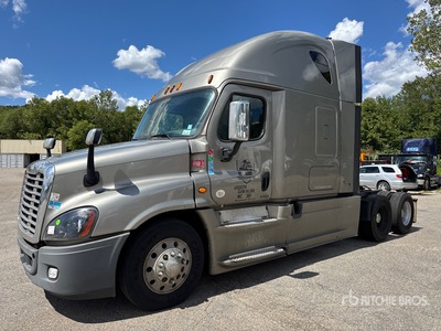2015 Freightliner Cascadia 125 6x4 T/A Slaapcabine Trekker