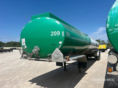 1996 Custom Trailers CTMV 9500 gal T/A Tanker Trailer