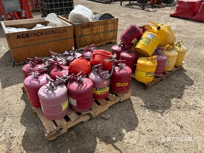 Quantity of (2) Pallets of Justrite Fuel Safety Cans Divers - Magasin, entrepôt, consommateur