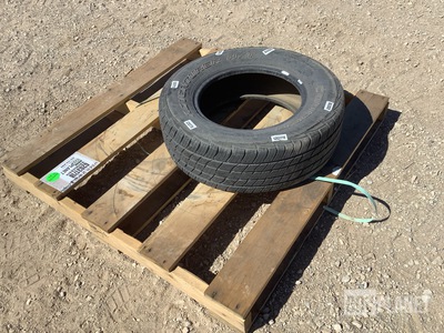 Cooper 235/70R15 Tire