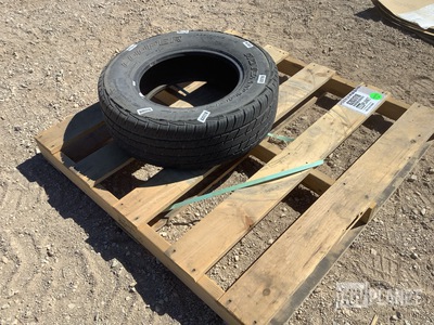 Cooper 235/70R15 Tire