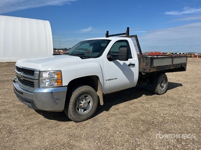 2009 Chevrolet Silverado 2500HD 4x4 شاحنة مسطحة
