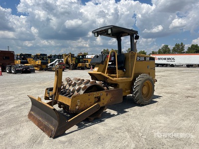 2003 Cat CP323C Compacteur à tambour à pieds dameurs