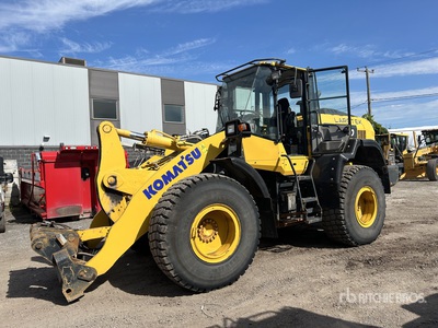 2022 Komatsu WA320-8 Pala Cargadora
