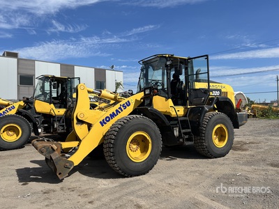 2022 Komatsu WA320-8 Pala Cargadora
