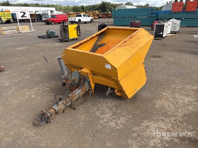 2005 Epoke SKE8 Tow Behind Salt Spreader