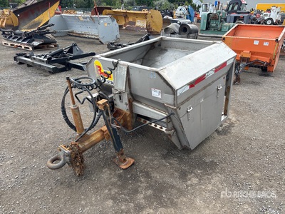 2020 Benco 50B Hydraulic Tow Behind Épandeur de sel