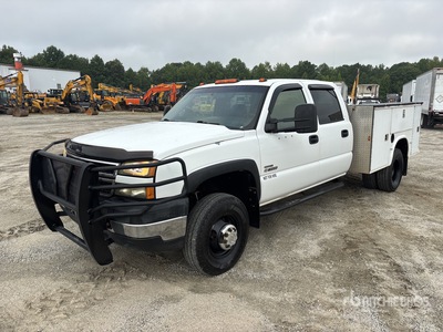 2007 Chevrolet Silverado 3500 4x4 Crew Cab Utility Truck