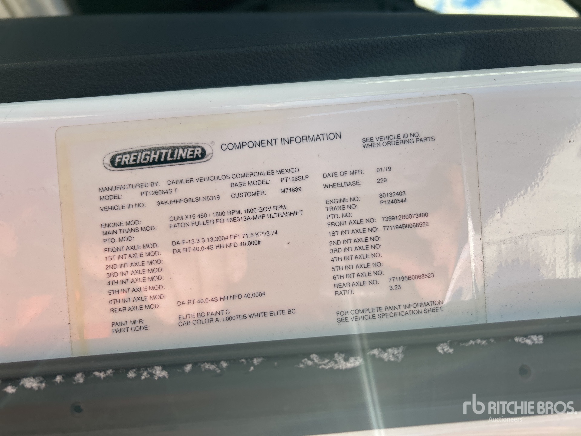 2020 Freightliner Cascadia 126 6x4 T/A Sleeper Truck Tractor