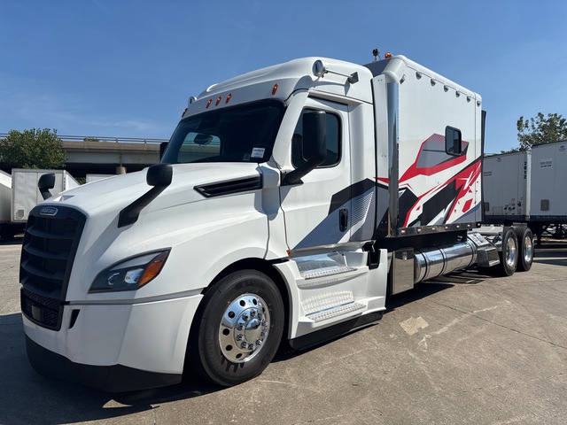 2022 Freightliner Cascadia 126 6x4 T/A Sleeper Truck Tractor