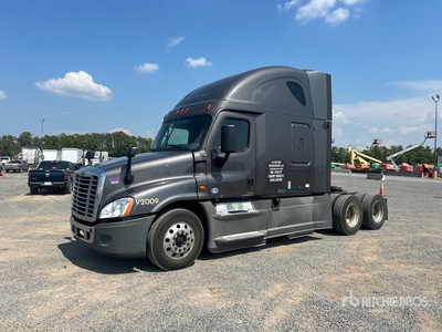 2018 Freightliner Cascadia 125 6x4 Ciągnik siodłowy T/A z kabiną sypialną