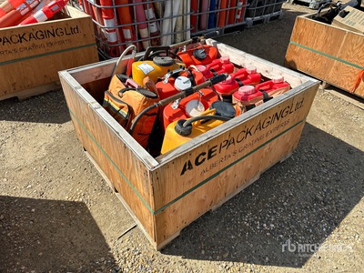 Quantity of (9) Backpack Sprayers متنوع/ معدات تنسيق الحدائق