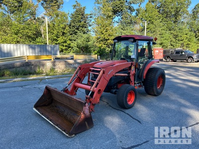 Kubota L5240 4WD 70" bucket Utility Tractor