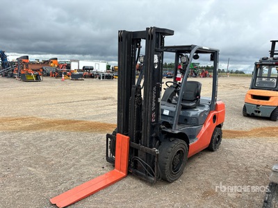 2017 Toyota 8FDU30 6000 lb Cushion Tire Forklift
