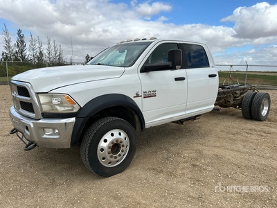 2014 Ram 5500 SLT 4x4 Crew Cab Fahrgestell